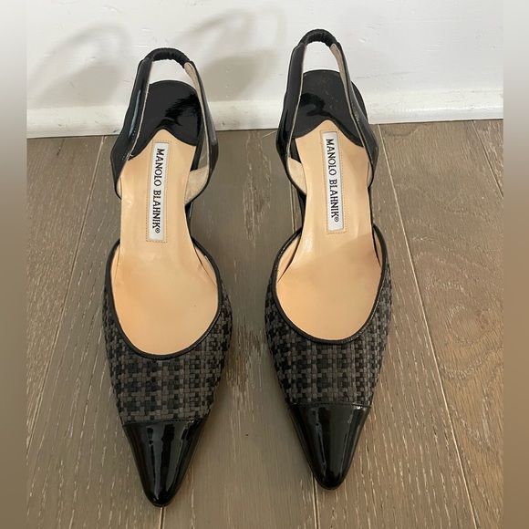 Manolo Blahnik Carolyn Houndstooth Slingback Heels - Picture 1 of 6